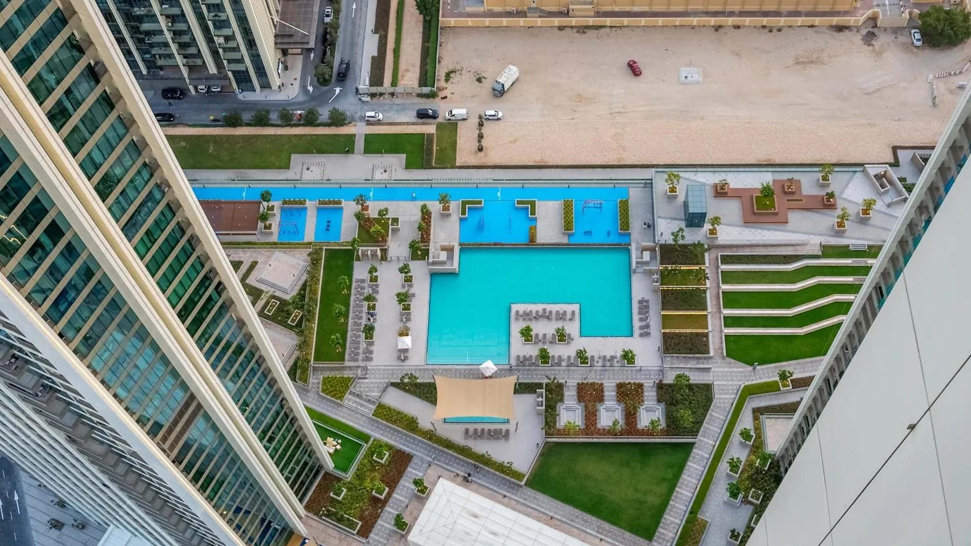 Super Luxury Elevated 2 Bedroom Full Burj Khalifa View Dubai