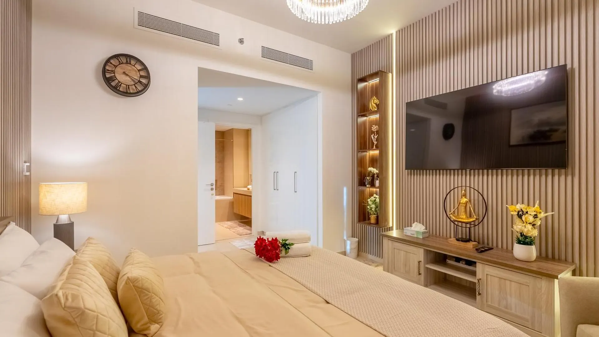 Super Luxury Elevated 2 Bedroom Full Burj Khalifa View Ντουμπάι